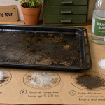 Nettoyer plaque four : bicarbonate, vinaigre et sel pour décoller sans frotter