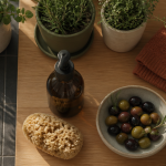 utilisation du savon noir flacon éponge olives cuisine